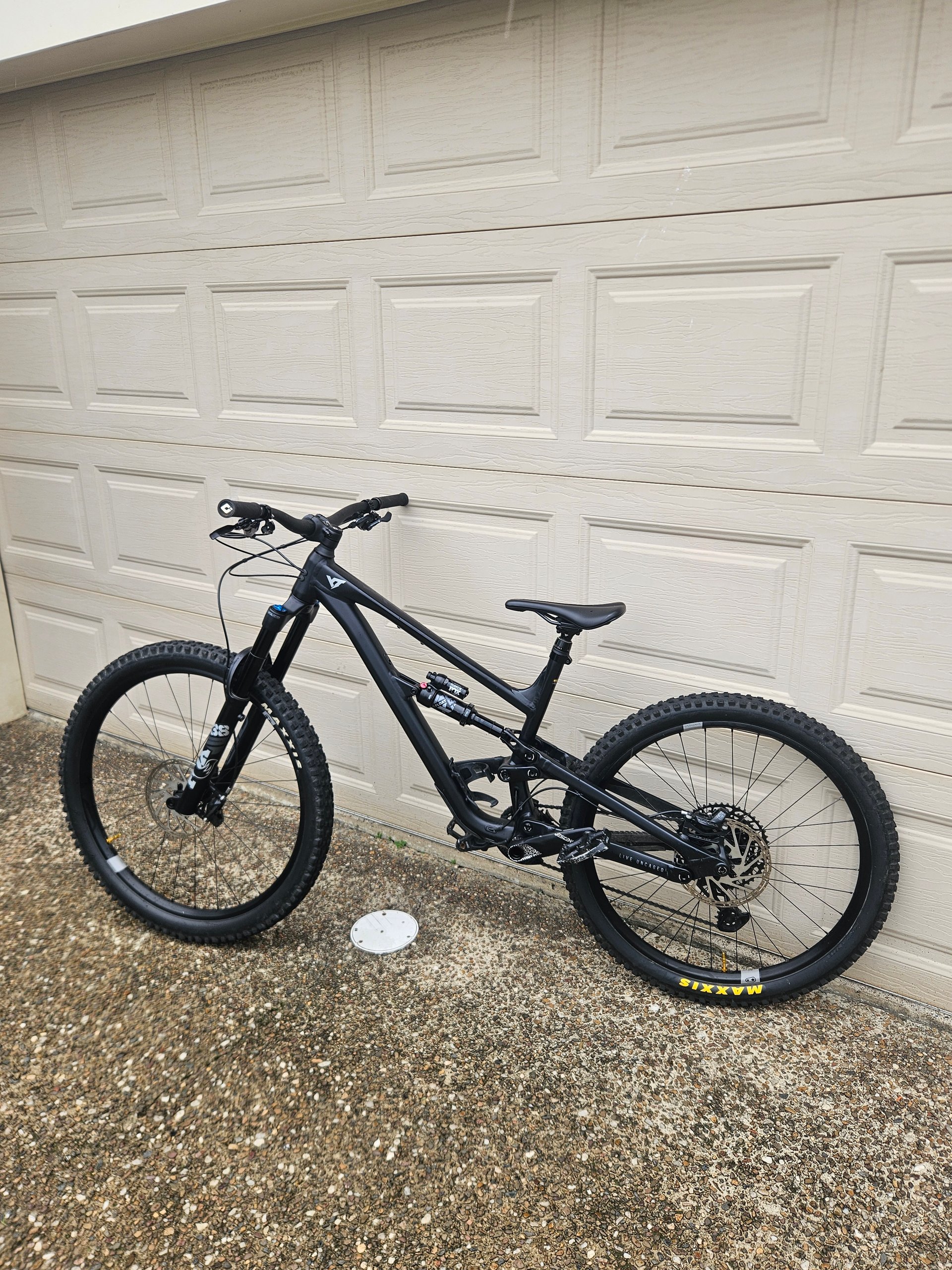 YT Capra core mx 2 (2024)