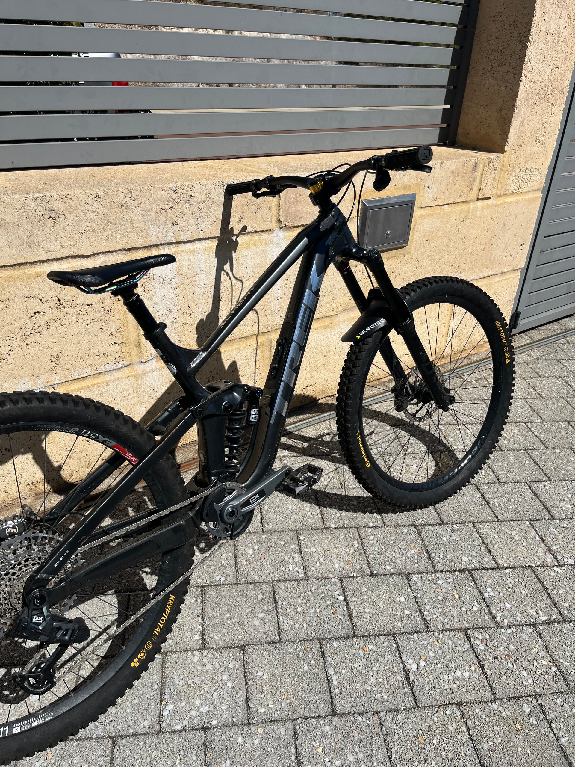 Trek Slash 8